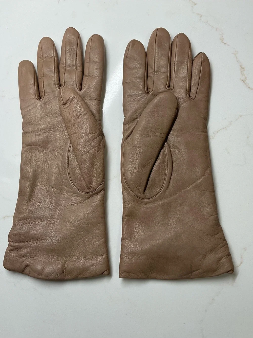 Women’s Aris soft leather Taupe gloves